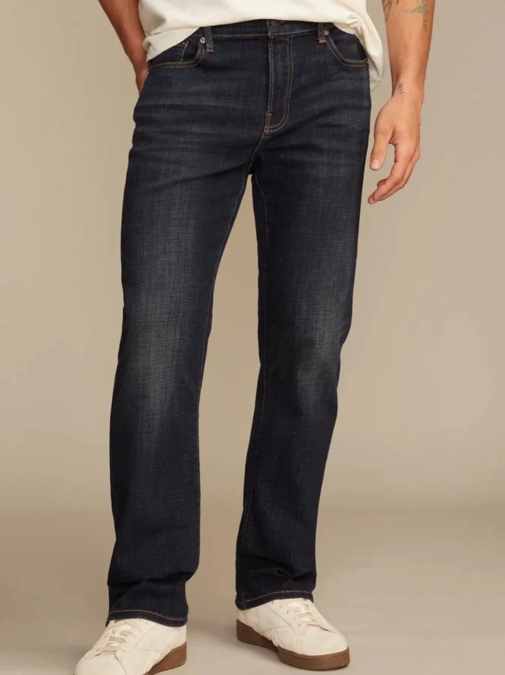 Lucky Brand NWT 181 Relaxed Straight Coolmax Jean  33 x 32